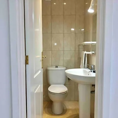 Luminoso Apartamento Con Piscina Y Parking